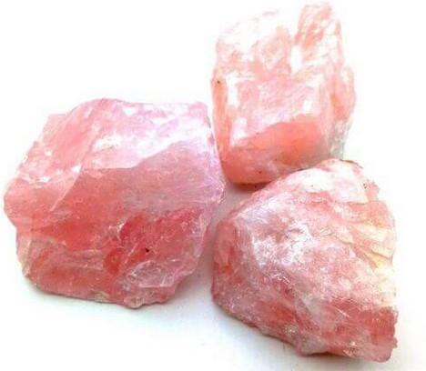 Amas de quartz rose brut